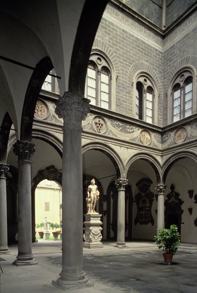 Interior courtyard by Michelozzo di Bartolommeo